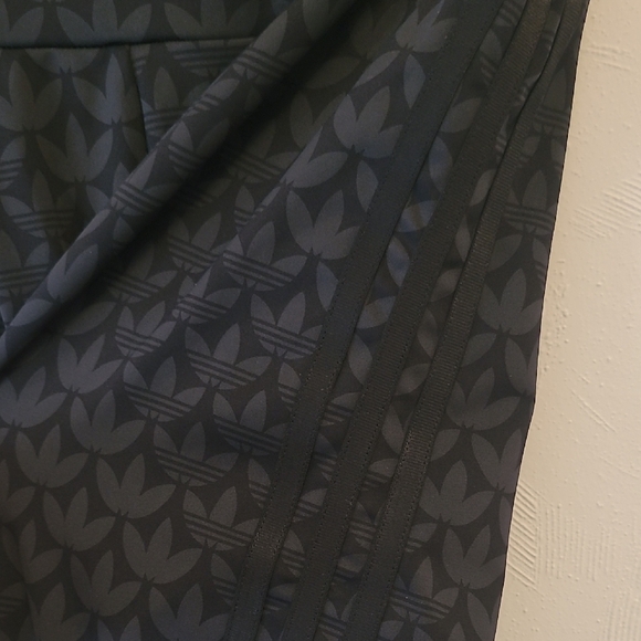 adidas Black Patterned Leggings - Picture 7 of 9